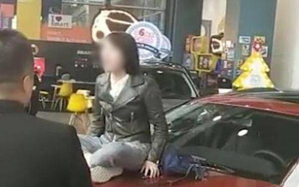 奔馳女車主維 權(quán)：到底是車的問題還是4S店的問題？